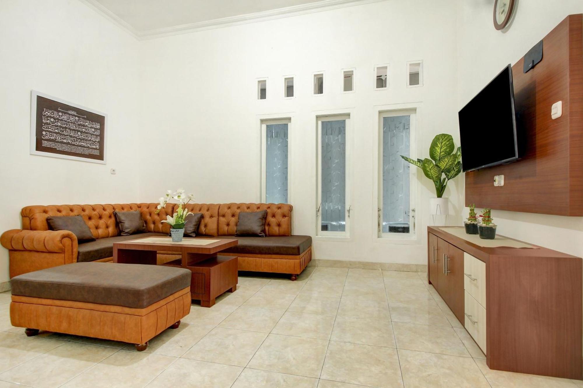 Oyo Life 3415 Penginapan Wimane Palembang Exterior foto